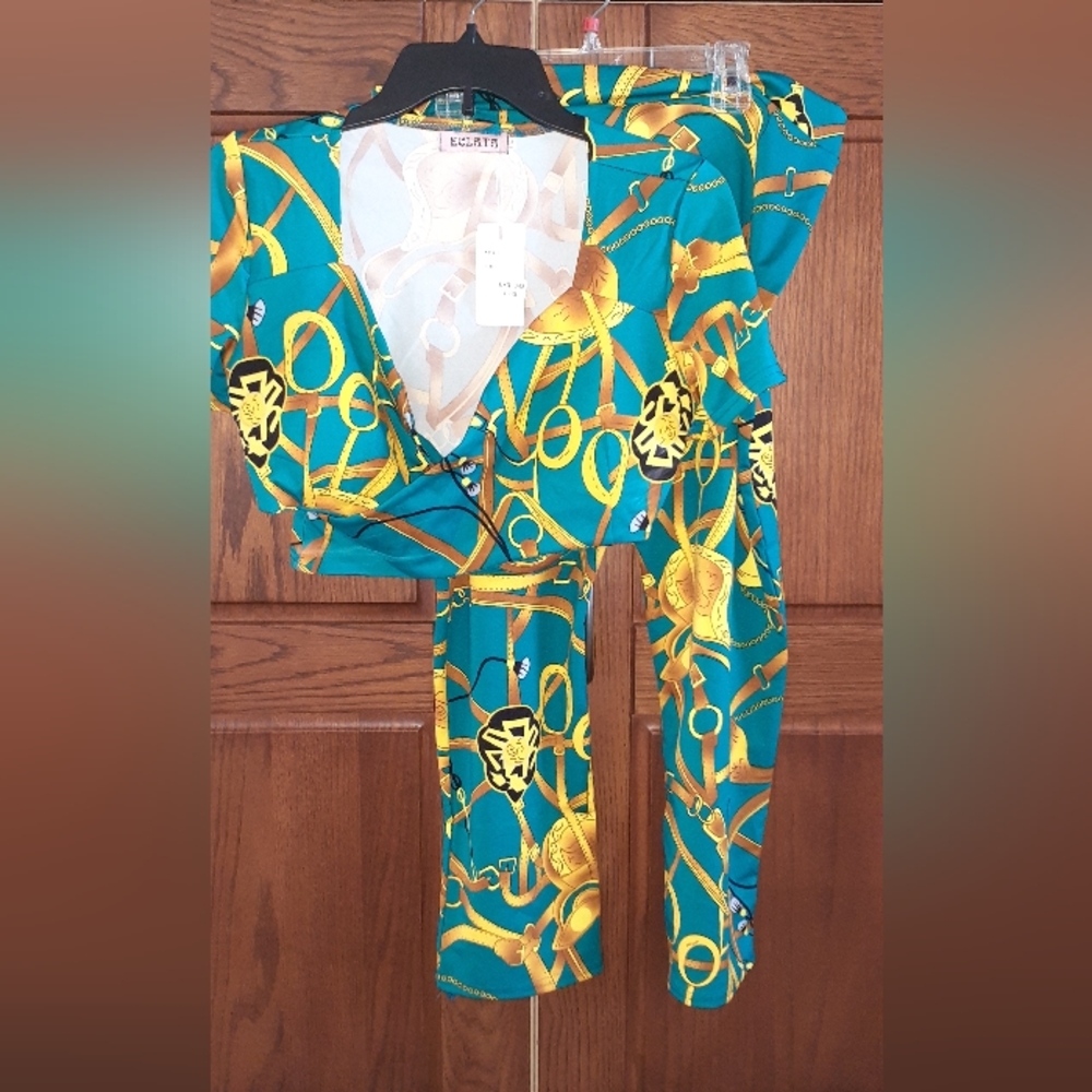 Eclata Women L/XL Crop Top & Pants Set New